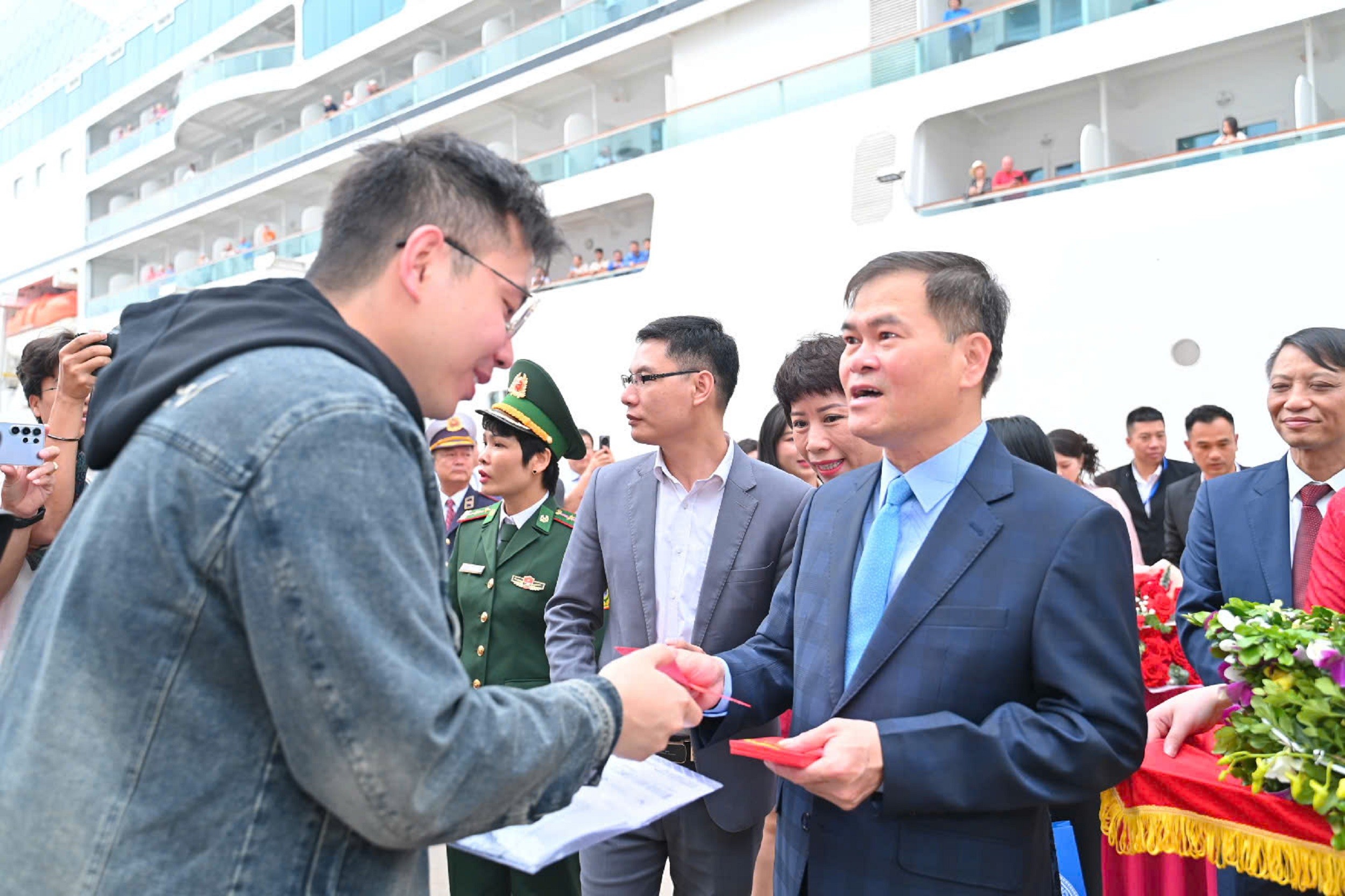 3-ong-khang-1771844504 3-ong-khang-1771844504.jpg
