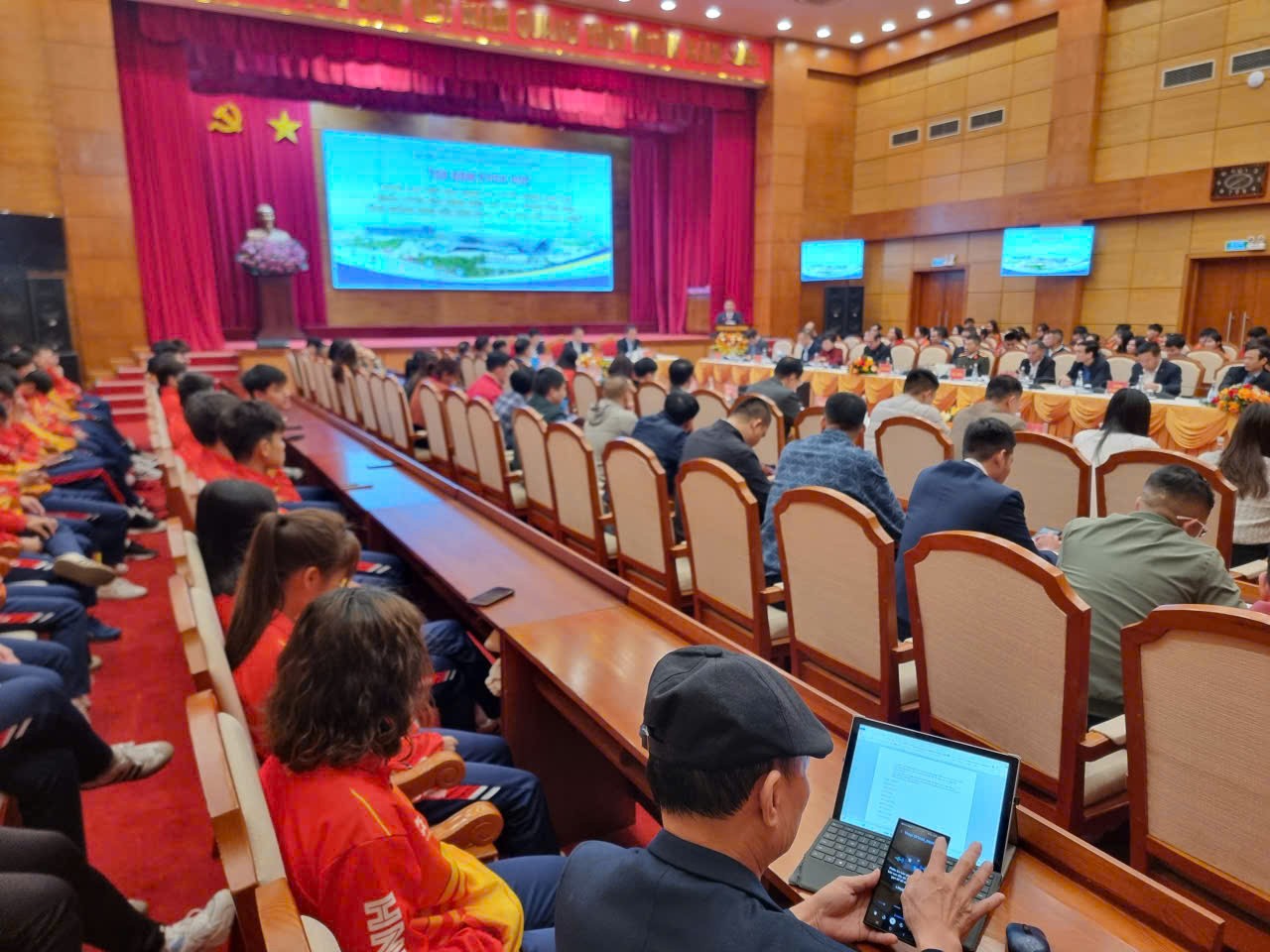 quang-canh-1767085445 quang-canh-1767085445.jpg