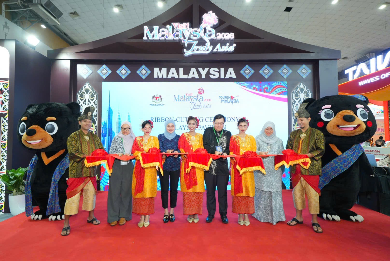 ribbon-cutting-1775826283.JPG
