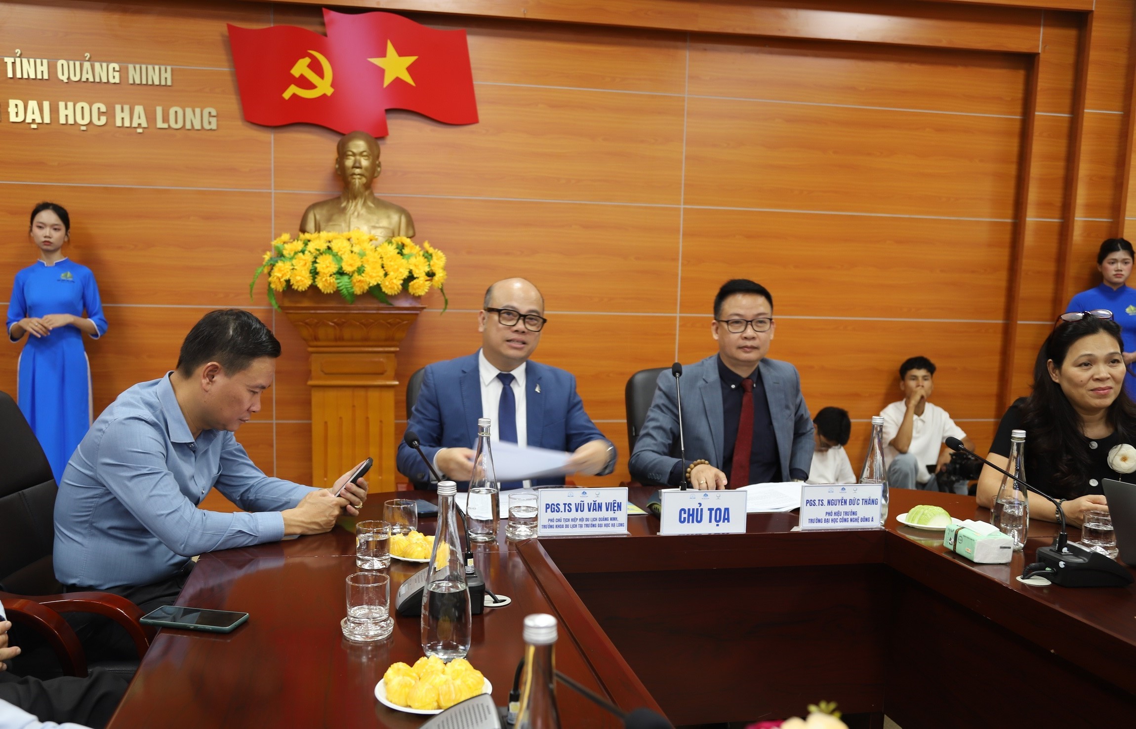 a-9-phien-thao-luan-1-1778775018.jpg