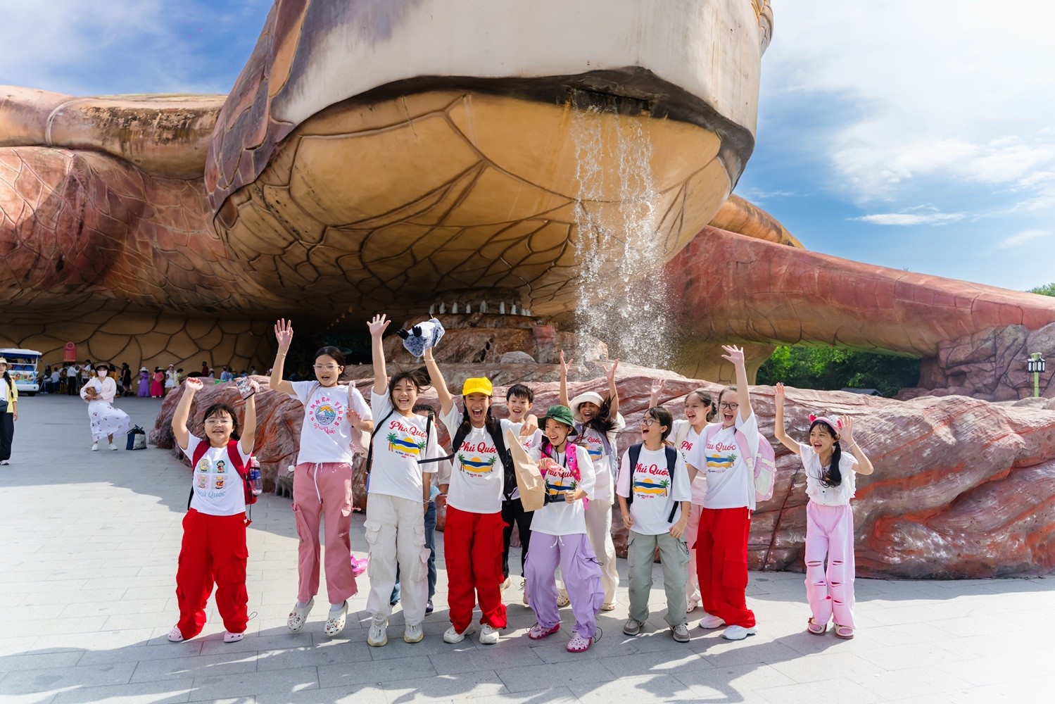 a1-bac-dao-phu-quoc-thu-hut-hang-trieu-du-khach-moi-nam-voi-loat-trai-nghiem-doc-nhat-vo-nhi-1782114670 a1-bac-dao-phu-quoc-thu-hut-hang-trieu-du-khach-moi-nam-voi-loat-trai-nghiem-doc-nhat-vo-nhi-1782114670.JPG