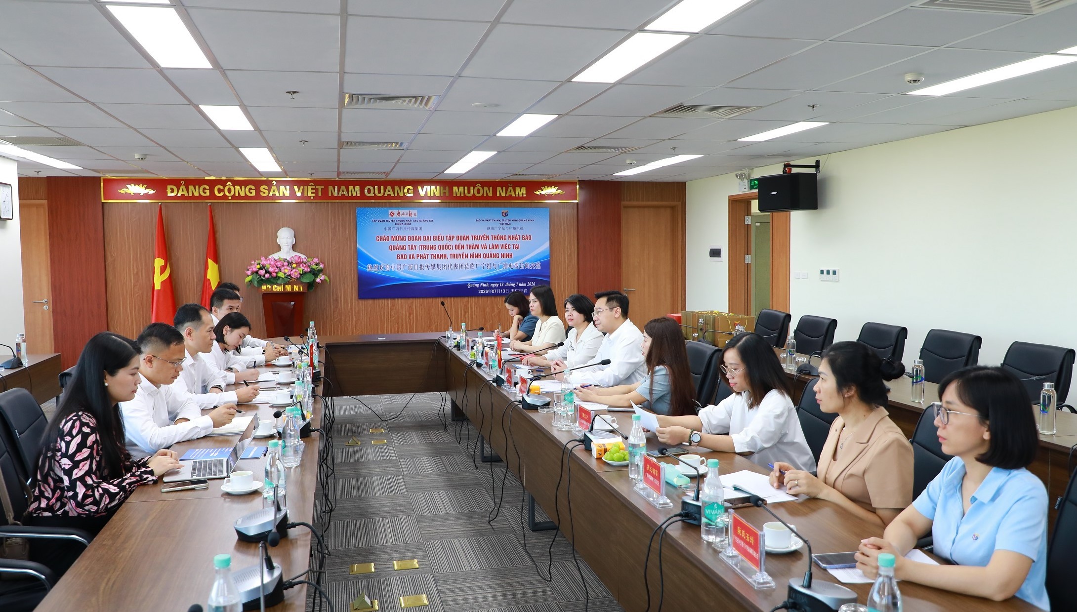 quang-canh-2-1784105299-1 quang-canh-2-1784105299.jpg